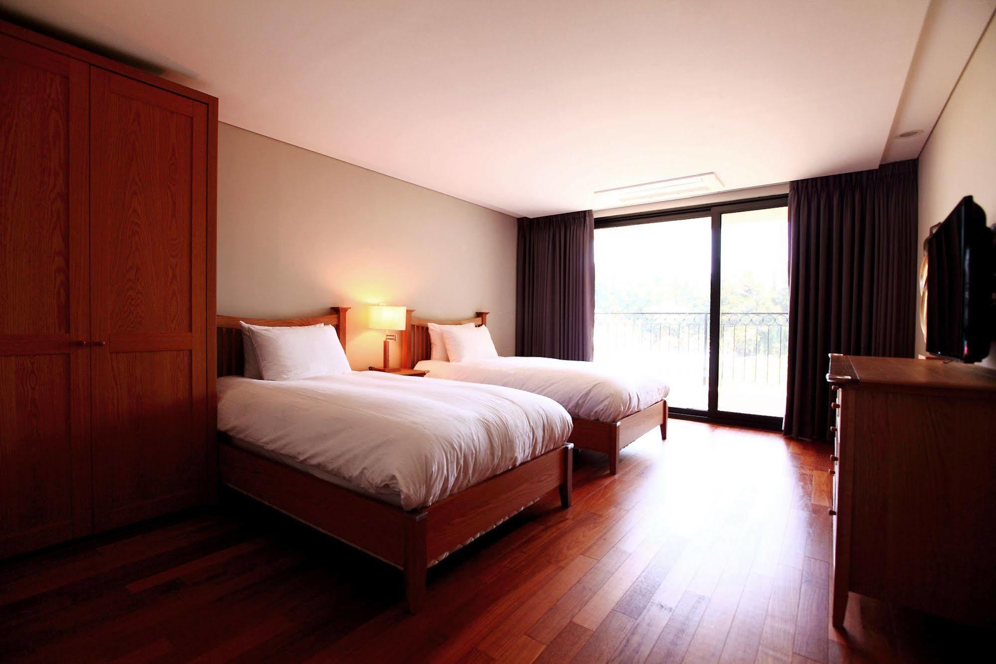 Illeinn Hotel Seogwipo-stad Buitenkant foto